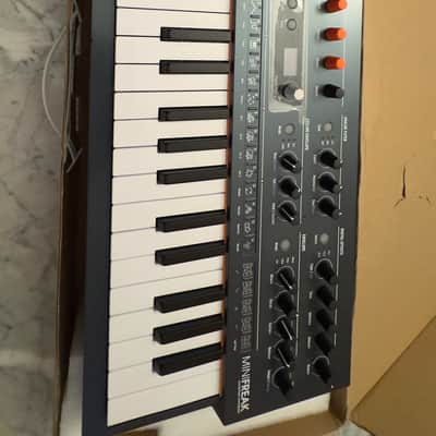 Arturia MiniFreak 37-Key 6-Voice Polyphonic Hybrid Synthesizer 2022 - Present - Black
