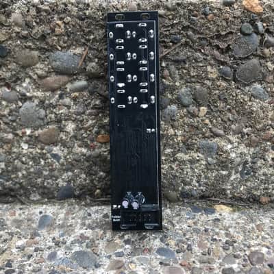 Folktek Gait 2018 - Black and Gold image 2