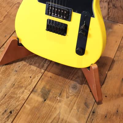 Fender Player Plus Telecaster HH Ebony Fretboard - Limited Edition - Ferrari yellow image 3