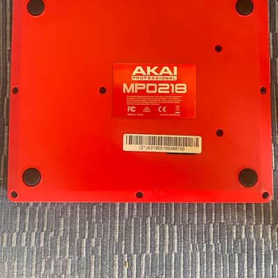 Akai MPD218 2015 - Present - Black image 3
