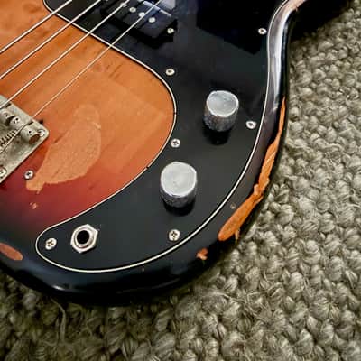 GUYATONE VB-28 VIOLIN BASS - MIJ VINTAGE MATSUMOKU BUILD - w/HSC