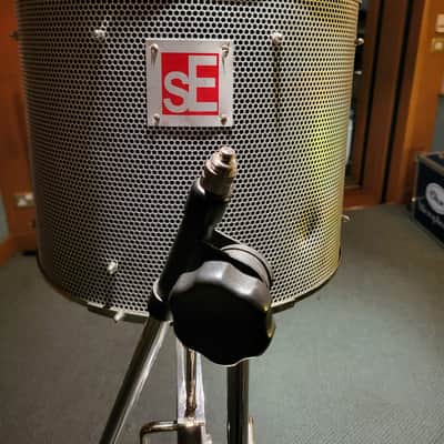 Share SE Electronics | The Reflexion Filter Pro | Portable Vocal Booth image 8