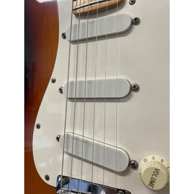 Fender USA Stratocaster 1989 in 3 Tone Sunburst with Fender Lace Sensor Pickups and Hardcase Pre-Owned image 14