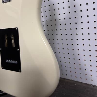 Kramer Baretta Special with Granadillo Fretboard 2010s - Vintage White image 13