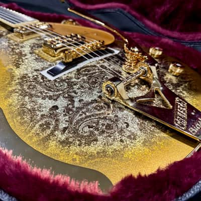 Gretsch Gretsch Guitars G6134TG Limited-Edition Paisley Penguin w/String-Thru Bisgby Electric Guitar Gold Paisley 2025 - Gold Paisley & Black image 2