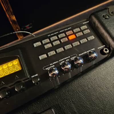 Line 6 Vetta II Combo 212 Amp + FBV Board + Case + Stand + Dust Cover image 4