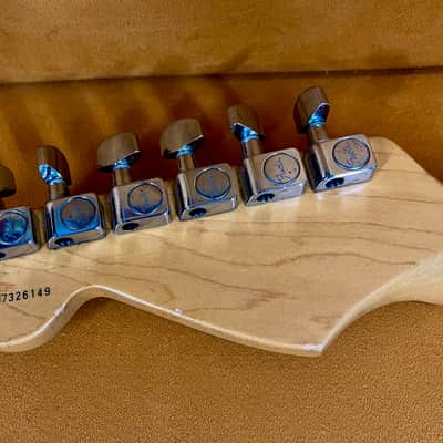 Fender Roadhouse Stratocaster with Maple Fretboard 1997 - Shoreline Gold image 14