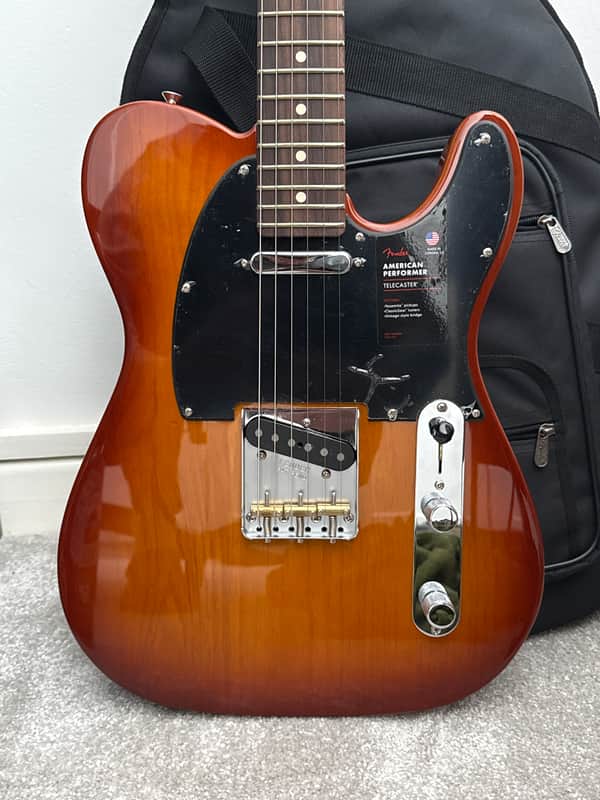 Fender American Performer Telecaster with Rosewood Fretboard 2018 - Present - Honeyburst