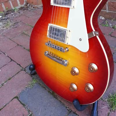 AXE Tradition 2014 Cherry Sunburst LP style, Locking tuners, Bone nut, "B" Stock image 4