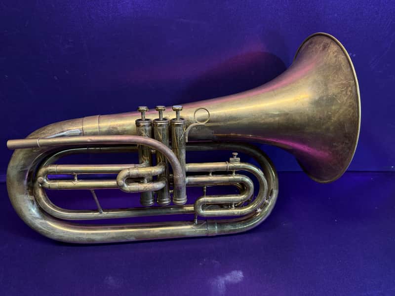 King 1124 Marching Baritone - Lacquer image 1