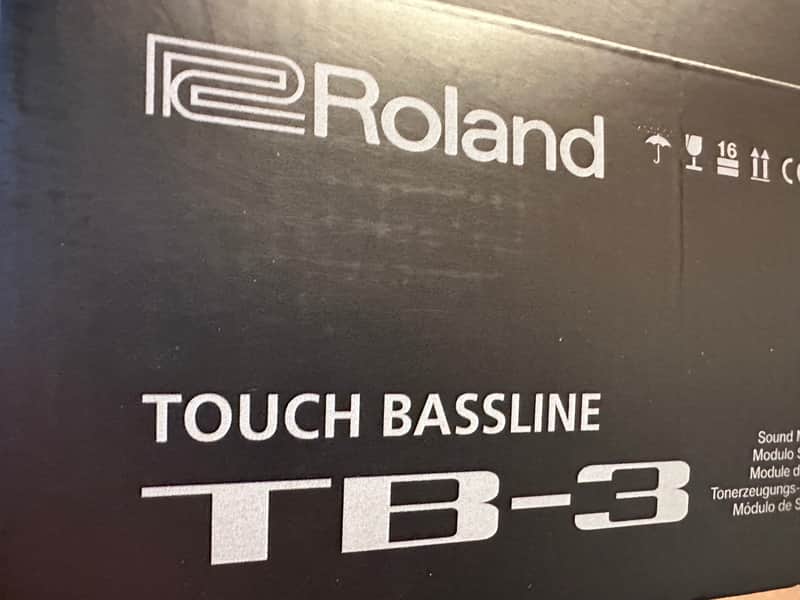 Roland AIRA TB-3 Touch Bassline Synthesizer | Reverb Canada