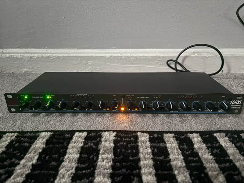 dbx 166XL Stereo Compressor / Limiter / Gate 2000s - Black image 1