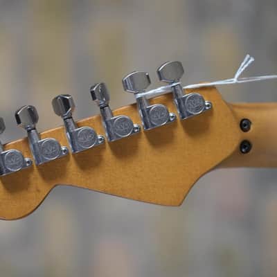 EVH Striped Series Frankenstein™ Frankie - Red with Black Stripes Relic image 6