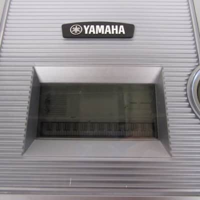 Yamaha Portable Grand DGX-205 Electronic Piano image 6