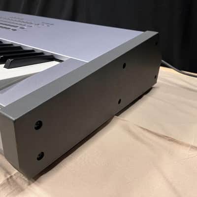 Yamaha Motif ES 8 Production Synthesizer 2000s - Gray image 9