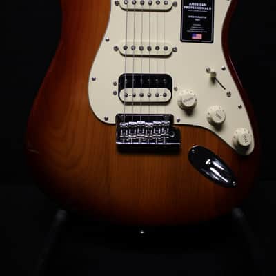 Fender AMERICAN PROFESSIONAL II STRATOCASTER HSS 2025 - SIENNA SUNBURST image 5