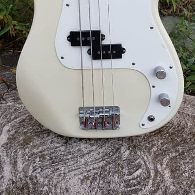 Peavey  international series milestone ii  White image 12