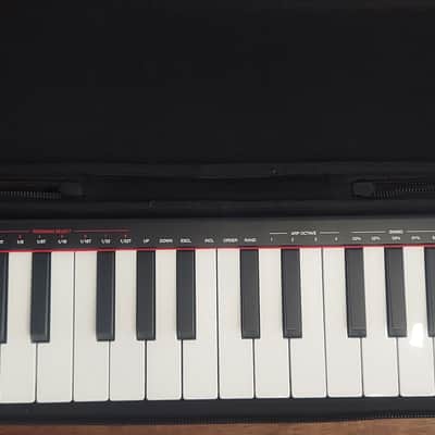 Akai Professional LPK25 MKII 25-Key USB-MIDI Controller w/case