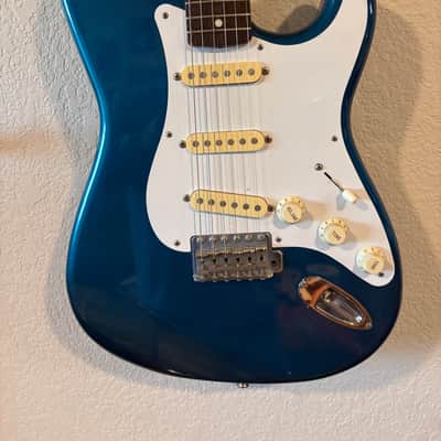 Vintage 1989 MIJ Fender Stratocaster W/ original case image 2