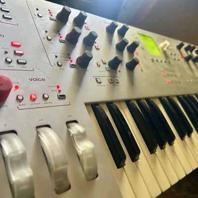 Alesis Ion 49-Key Analog Modeling Synthesizer 2000s - Silver image 7