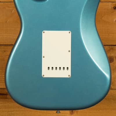 Fender Limited Edition Vintera II Road Worn '60s Stratocaster - Rosewood - Lake Placid Blue image 4