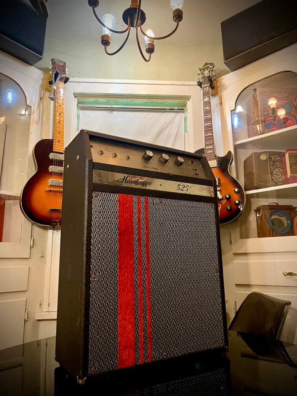 Harmony 525 vintage tube guitar amp. Supro thunderbolt in disguise! Original Jensen 15” speaker. 1967 - Black image 1