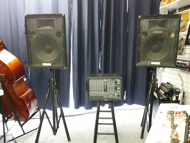 Yamaha EMX 66M with Speakers and Stands image 1