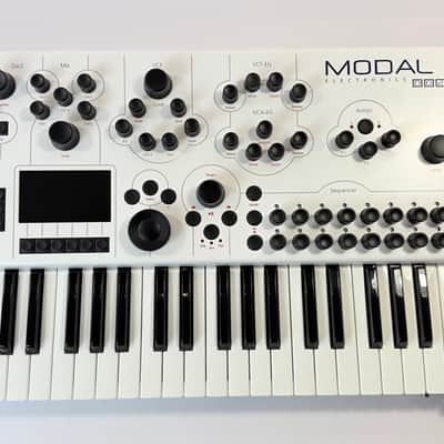 Modal Electronics 002 12-Voice Analogue-Digital Hybrid Synthesizer (Boxed / Warranty) image 9
