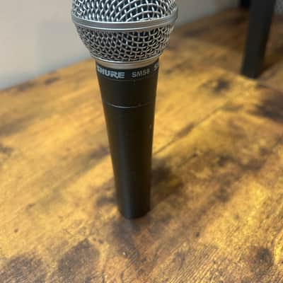 Shure SM58 Handheld Cardioid Dynamic Microphone