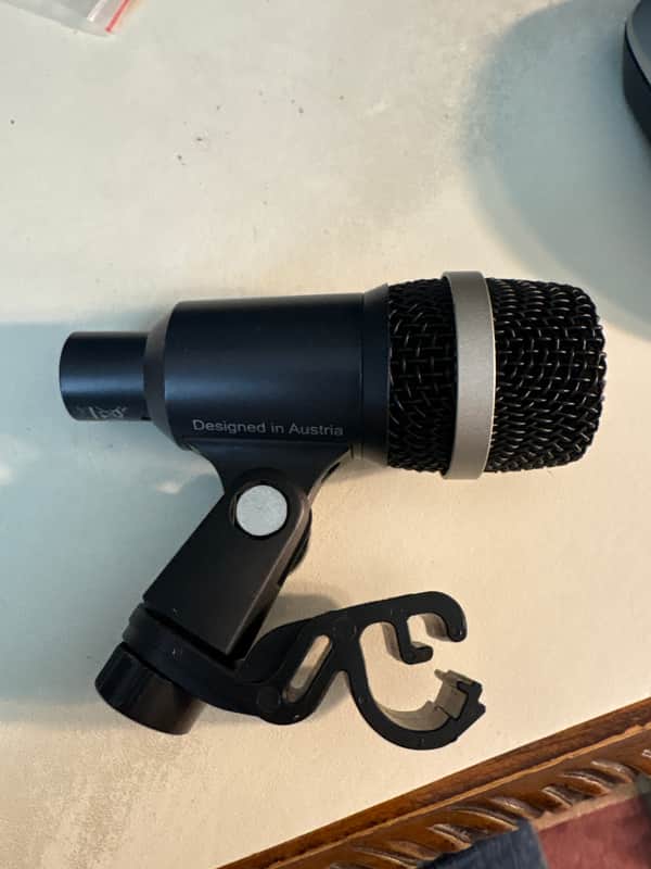 AKG D40 Cardioid Dynamic Instrument Mic 2010s - Black image 1
