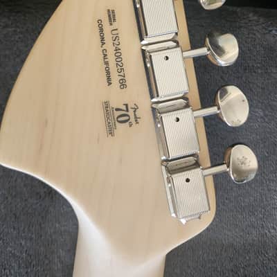 Fender Performer 2024 - Spruce - Honey Burst image 9