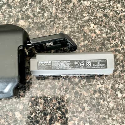 Shure Glxd1+z3 wireless transmitter new battery image 5