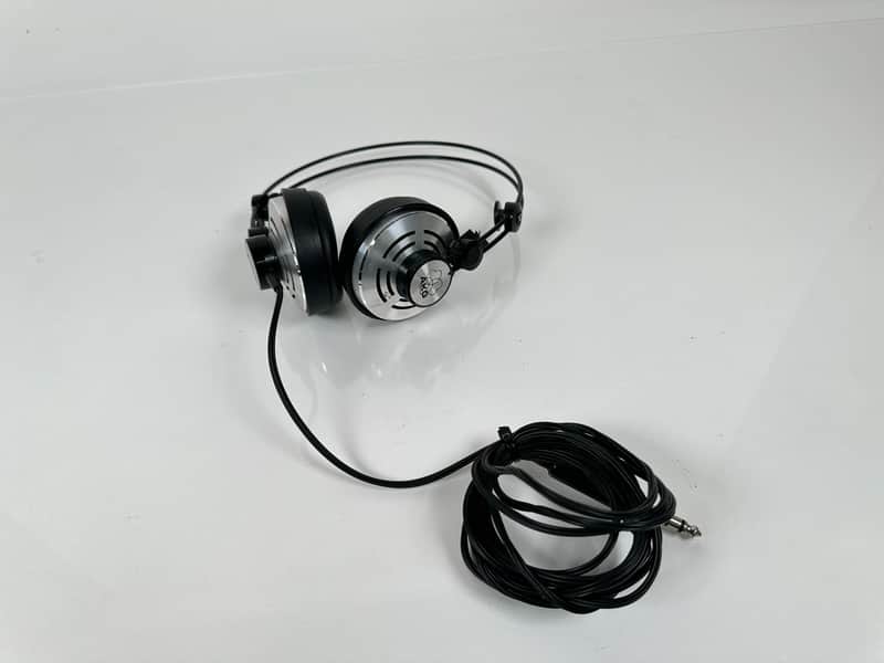 AKG K140 Vintage Studio Headphones