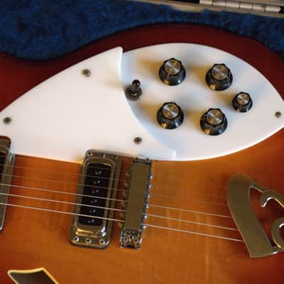 Rickenbacker 360 1983 - cherry sunburst image 14