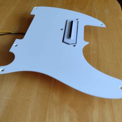 Fender Telecaster Pickguard, 5-Hole, 1-Ply with Lollar Charlie Christian Pickup - White image 3