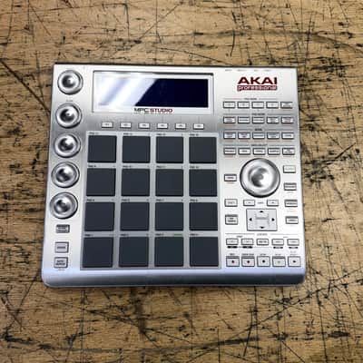 Used Akai MPC Studio Music Production Controller V1 with Bag USB Cable and THE 809 MPC Expansion CD image 2