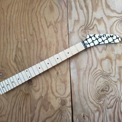 Custom GeoMetric Design 22 fret Banana Shred Maple Guitar Neck Replacement, Floyd Rose Nut Stainless Steel frets diy image 3