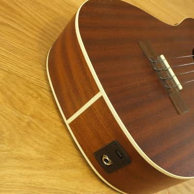 Kala KA-BE Bariton Ukulele image 2
