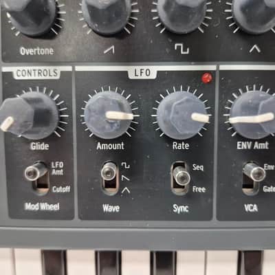 Arturia MicroBrute 25-Key Synthesizer 2014 - Present - Black image 7