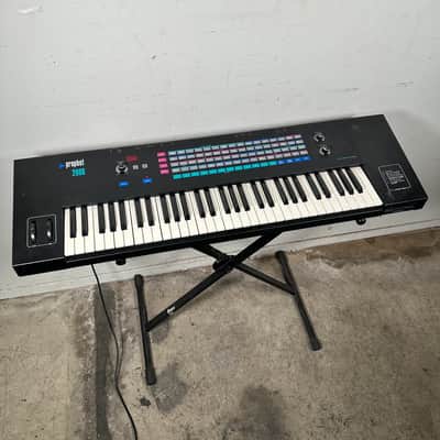 Sequential Circuits Prophet 2000 – Vintage 61-Key Sampler Synthesizer