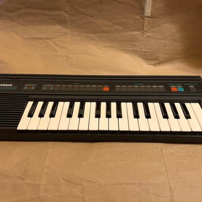 Yamaha PSS-120 PortaSound pss120 Synth Keyboard Made in Japan in Very Good Condition with Users Manual booklet image 2