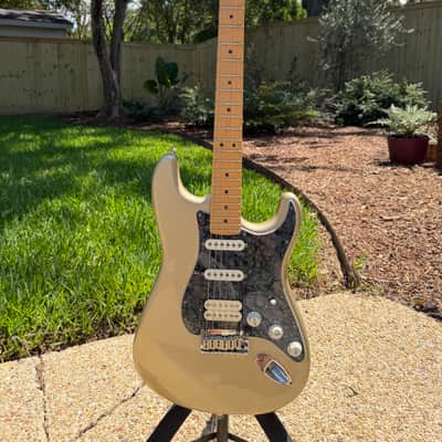 Fender US American Lone Star Stratocaster HSS with Maple Fretboard 1999 - Humbucker bridge - Shoreline Gold image 2
