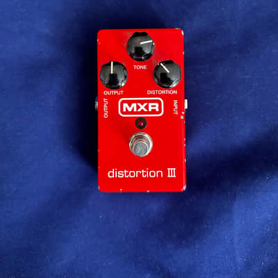 MXR M115 Distortion III 2004 - Present - Red image 1