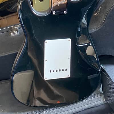 Squier Affinity Series Stratocaster with Rosewood Fretboard 2001 - 2018 - Black image 2