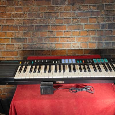 Yamaha PSR-12 Electronic Piano w/ Power Supply
