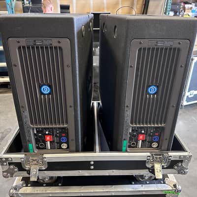 JBL VRX932LAP 12" 2-Way Powered Compact Line Array Speaker  - Pair with Road Case image 2