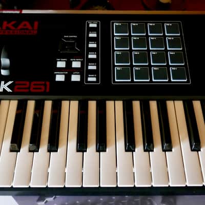 Akai MPK261