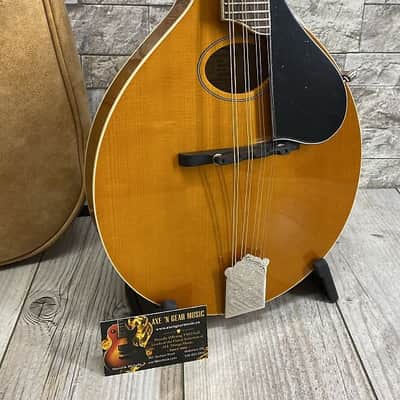 Kentucky KM-272 Deluxe Oval Hole A-Style Mandolin WITH Matching Deluxe Gig Bag– Transparent Amber- KM272 image 3