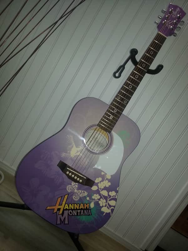 Miley Cyrus - Hannah Montana Purple Acoustic Guitar - Washburn