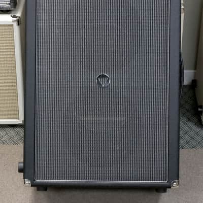 VBoutique Vumble 2x12 Cab Black BroncoTolex / Silver Grill unloaded image 2